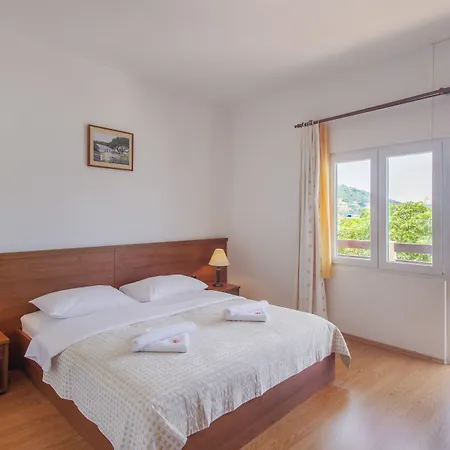 Plava Laguna 3* Tisno