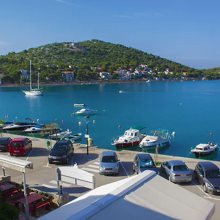 Plava Laguna Hotel 3*