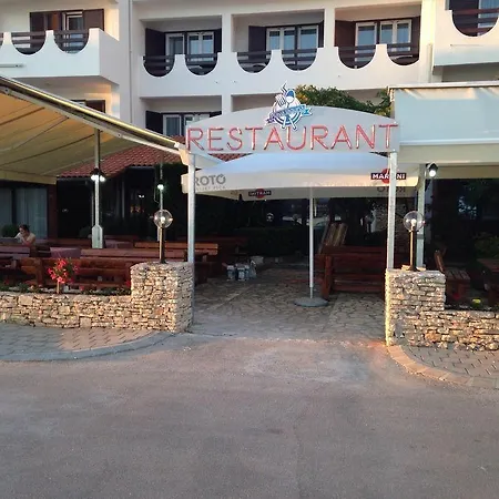 Plava Laguna Hotel 3*