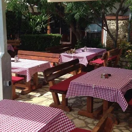 Plava Laguna Hotel 3*