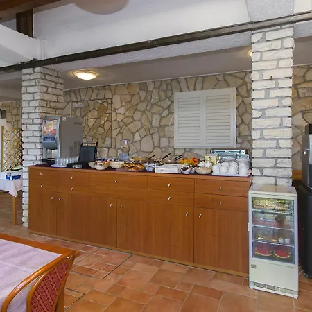 Plava Laguna Tisno